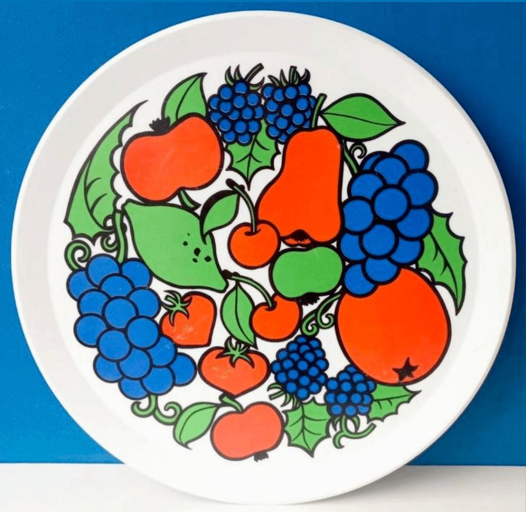Retro kunststof taartschaal/met allerlei fruit, Huis en Inrichting, Keuken | Servies, Overige materialen, Gebruikt, Ophalen of Verzenden