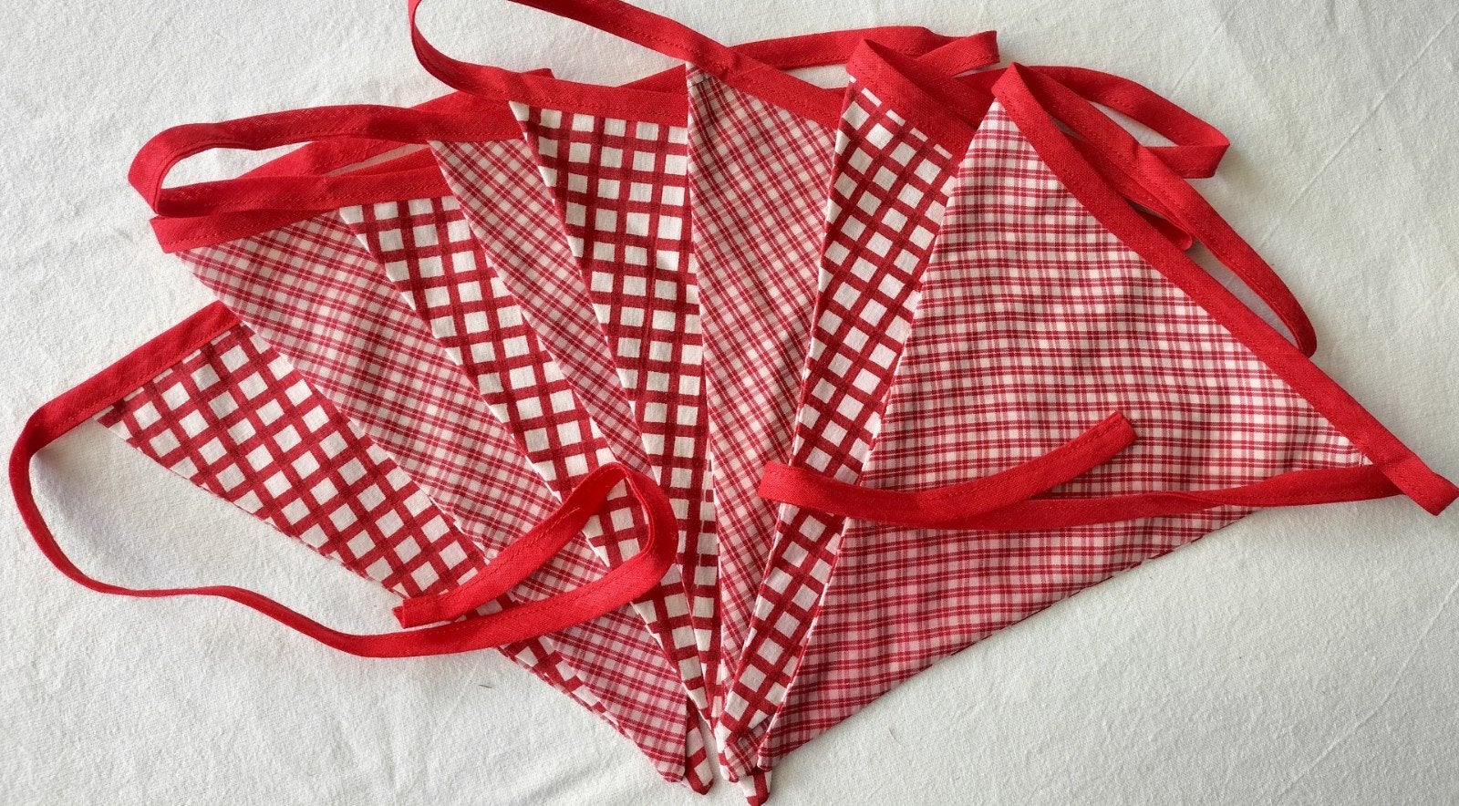 Vlaggenlijn ROOD/WIT/GERUIT, Ophalen of Verzenden, Nieuw, Versiering, Overige
