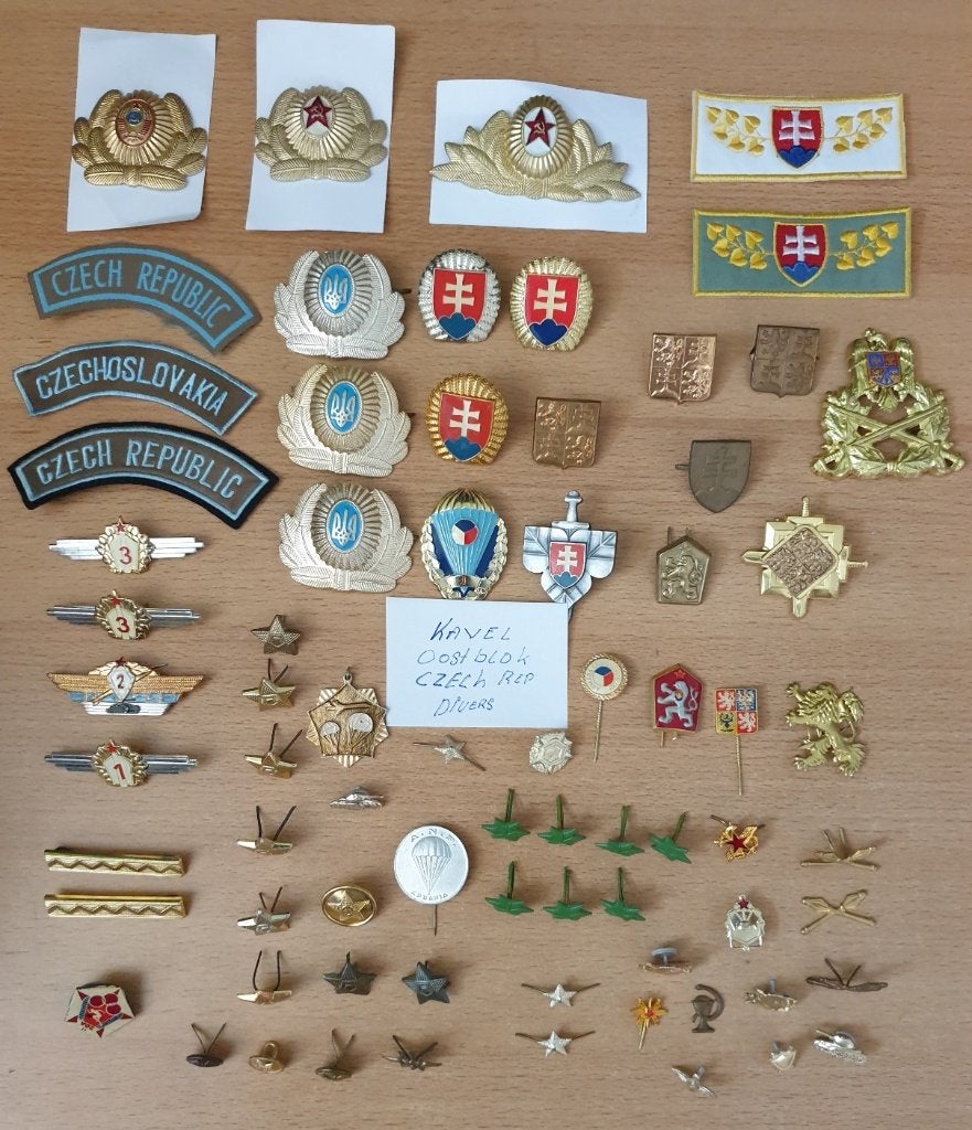 Kavel Oostblok oa  Tsjechië, Ophalen of Verzenden, Landmacht, Overige gebieden, Embleem of Badge