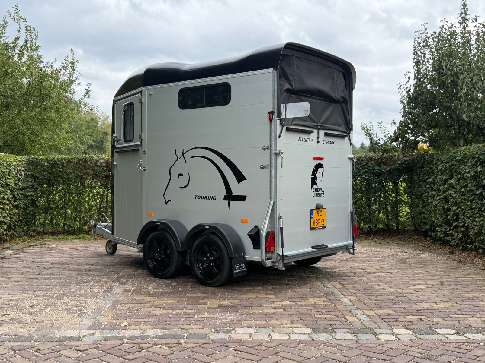 Topstaat verkerende 2 paards cheval liberte met vooruitloop, Ophalen, Aluminium, Zo goed als nieuw, 2-paards trailer