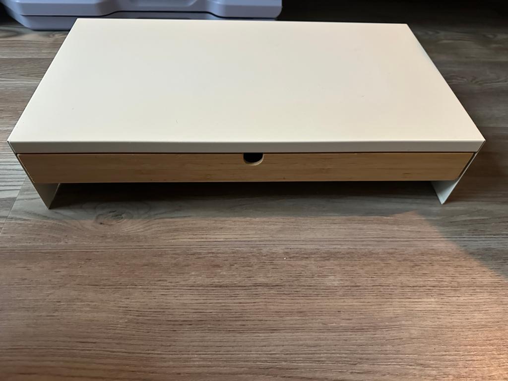 Ikea ELLOVEN monitor standaard met lade wit, Ophalen, 50 tot 100 cm, Zo goed als nieuw, Minder dan 50 cm