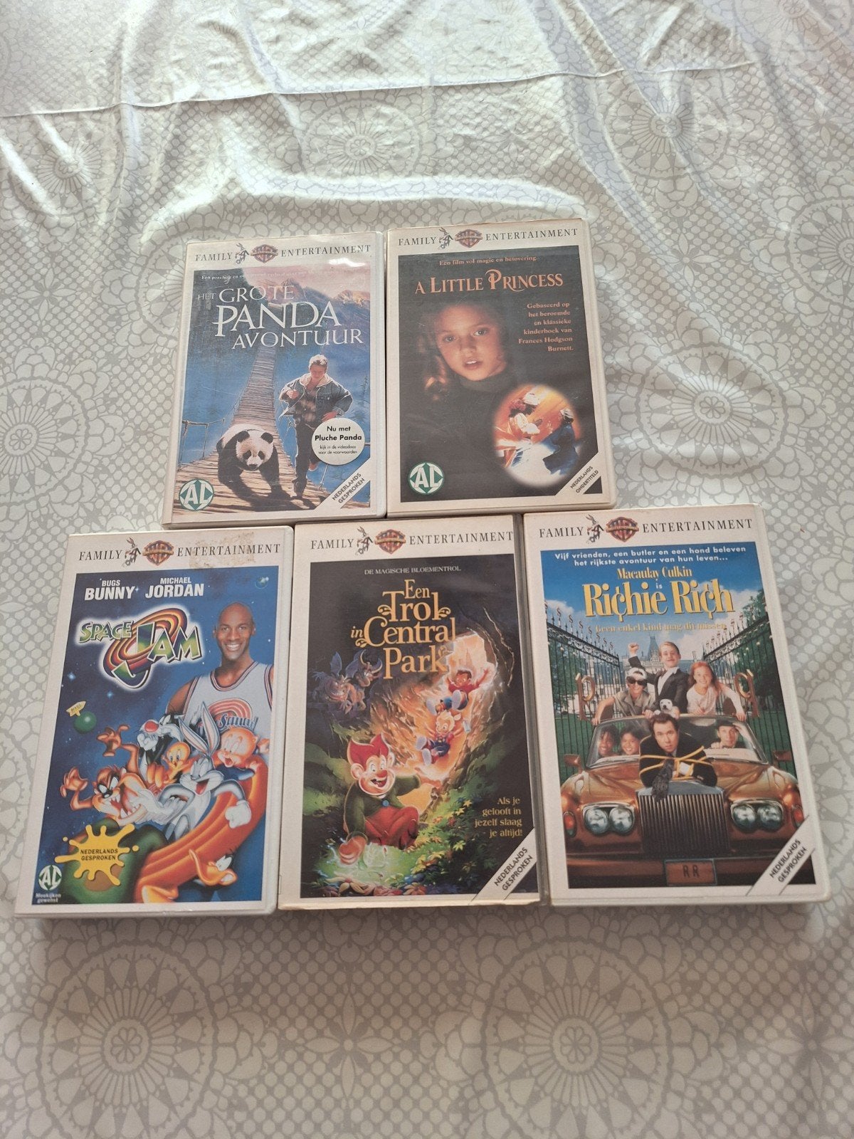 5 videobanden kinderfilms 1 euro per stuk, Alle leeftijden, Ophalen, Zo goed als nieuw, Overige typen