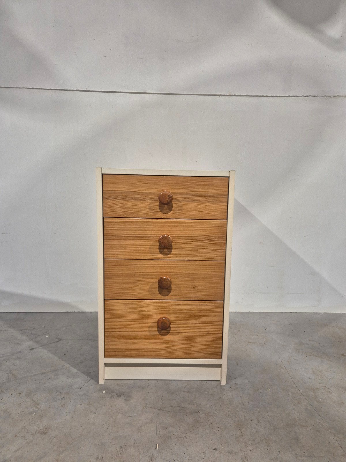 Vintage ladekastje met grenen knopjes, Gebruikt, Onbekend, 3 of 4 laden, Onbekend