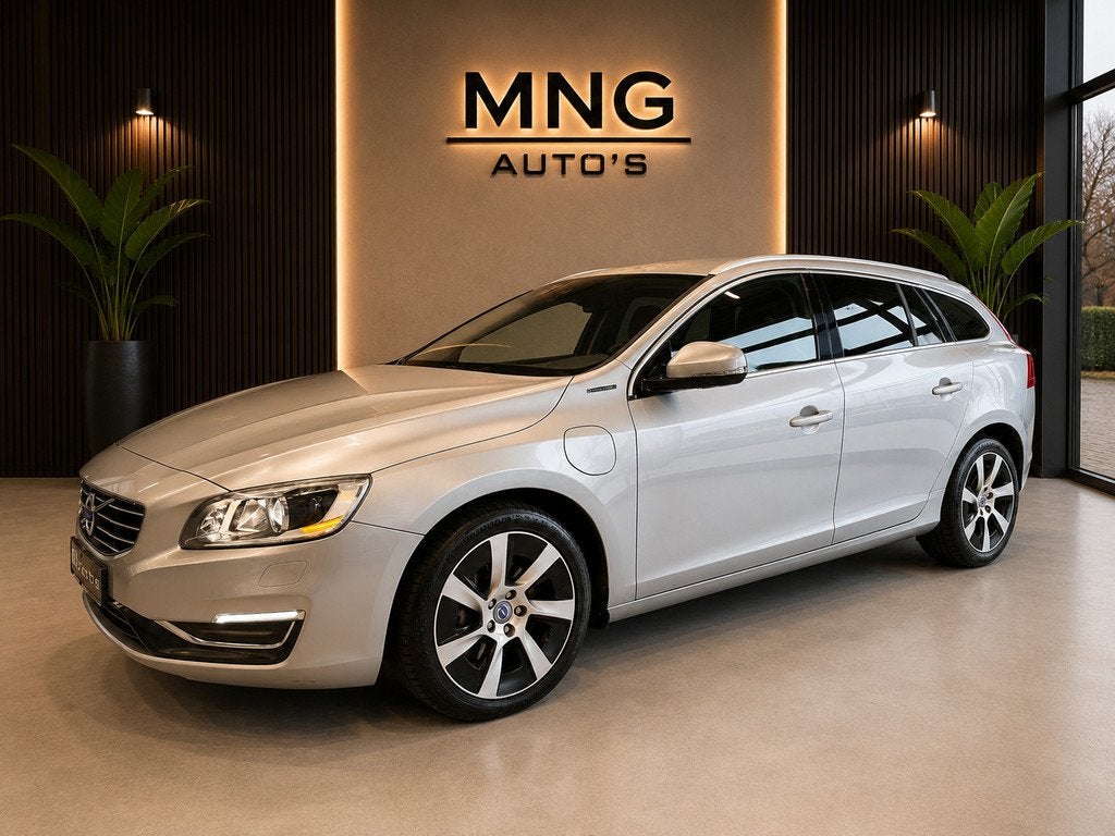 Volvo V60 2.4 D6 AWD Plug-In Hybrid|Memory|StandKachel|Leder, Auto's, Automaat, Zwart, Vierwielaandrijving, 11 kWh