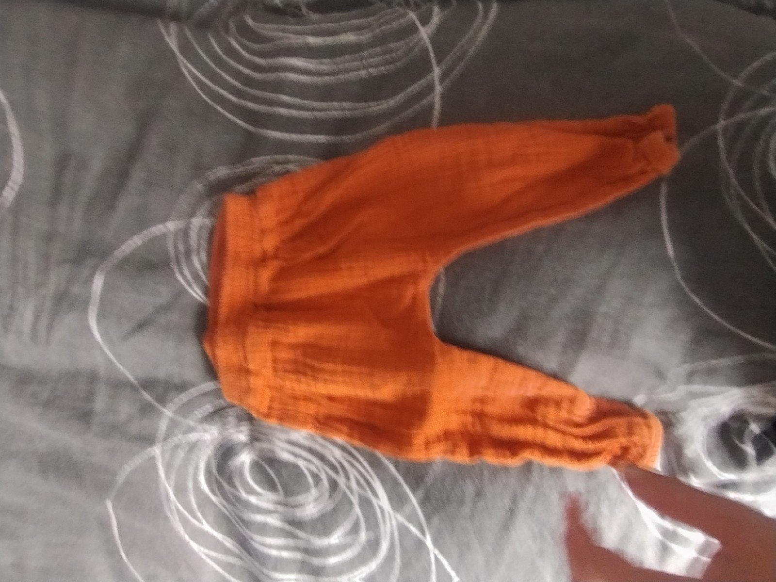 Oranje broekje maat 62, Gebruikt, Broekje, Jongetje of Meisje, Ophalen of Verzenden
