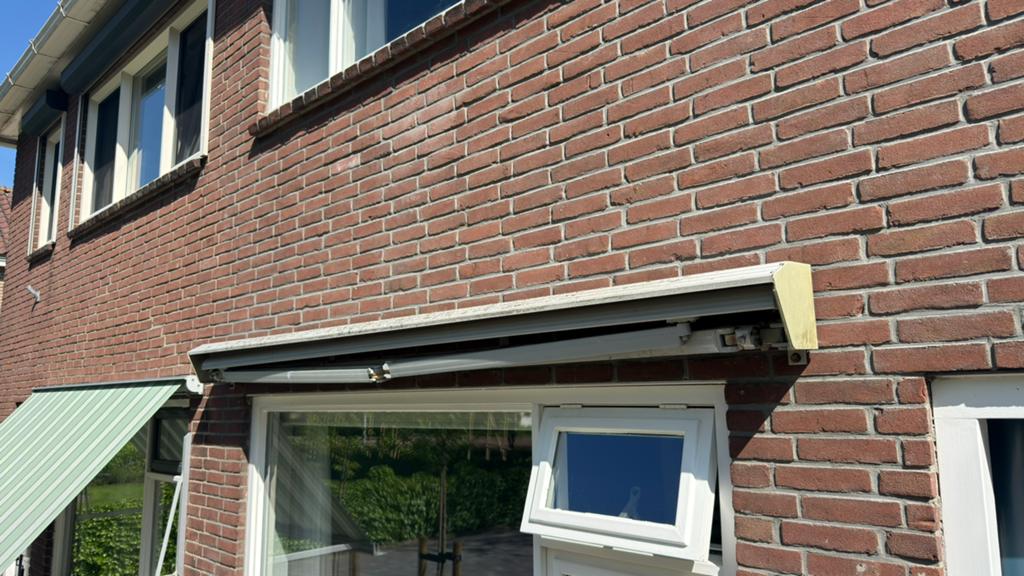 Zonnescherm, 150 tot 300 cm, Ophalen, Zo goed als nieuw, Knikarmscherm