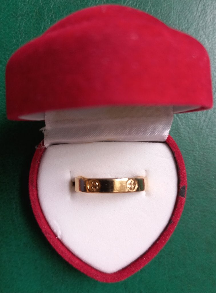 Ring - goudkleurig - tempeliers kruis (NIEUW), IJzer of Staal, Nieuw, Ophalen of Verzenden, Kleiner dan 17