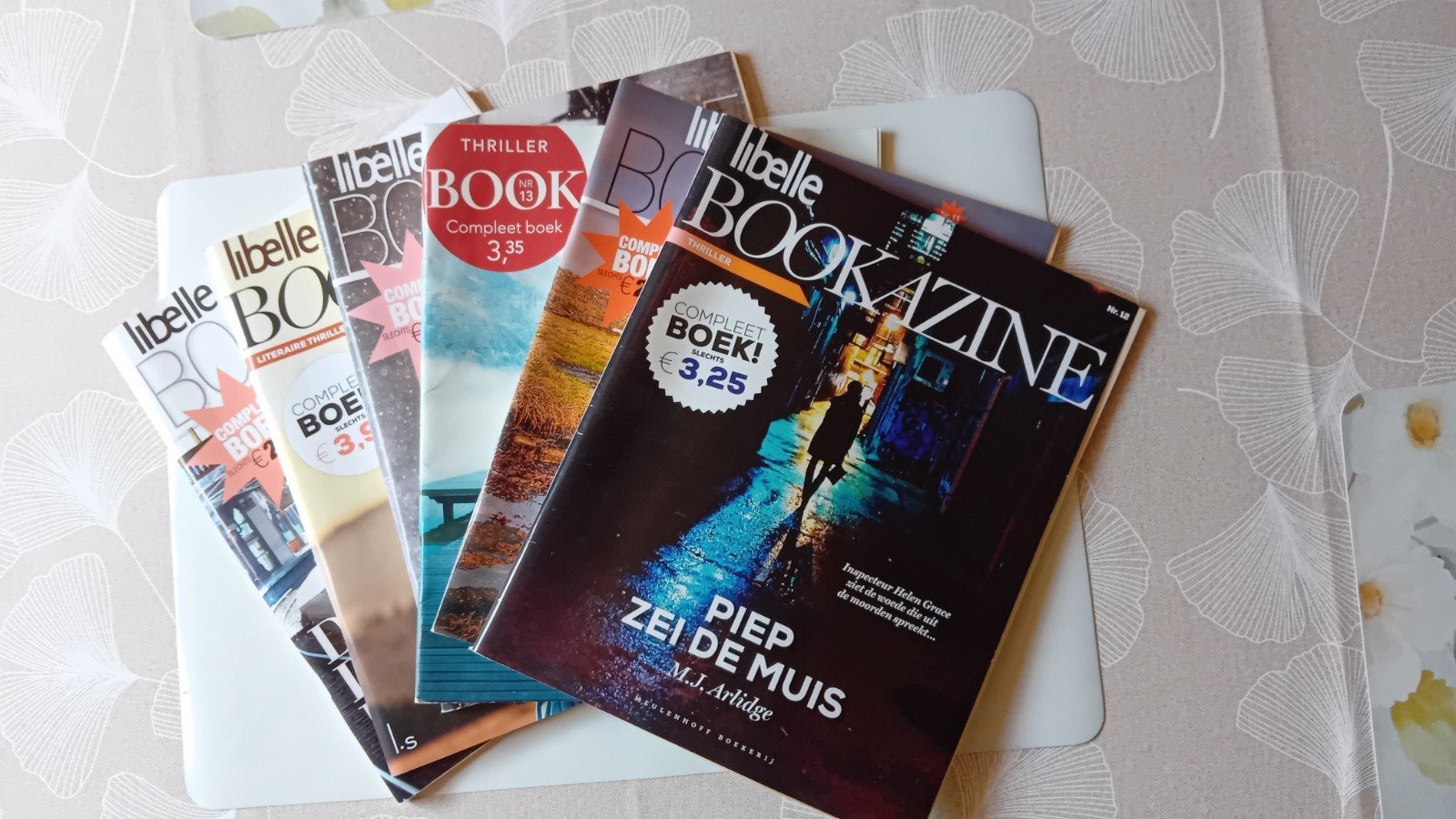 6 Bookazine thrillers in tijdschriftvorm, zomer, vakantie, Ophalen of Verzenden, Gelezen, Nederland