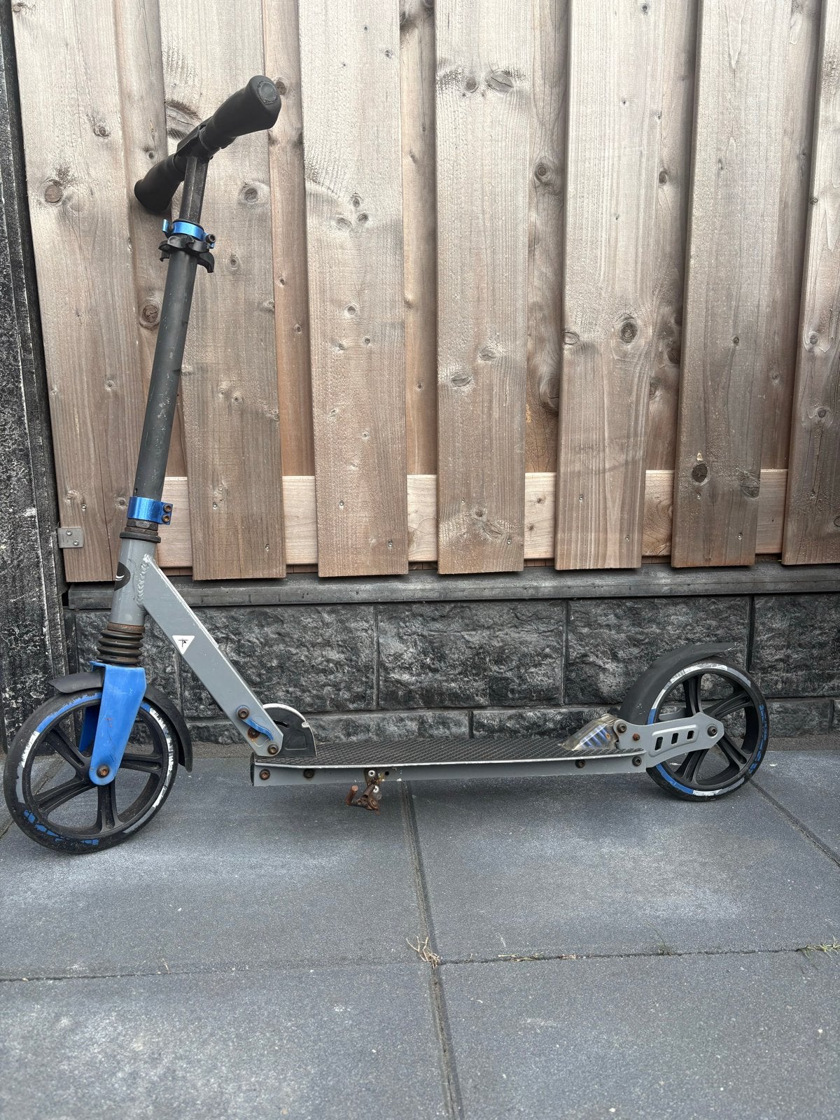 Stevige step met grote wielen, Fietsen en Brommers, Steps, Gebruikt, Gewone step, Ophalen