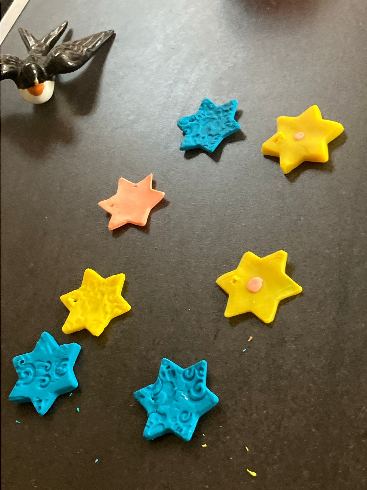 Knutselmateriaal: Sterren van klei in diverse kleuren, Ophalen, Gebruikt, Meerkleurig, Overige materialen