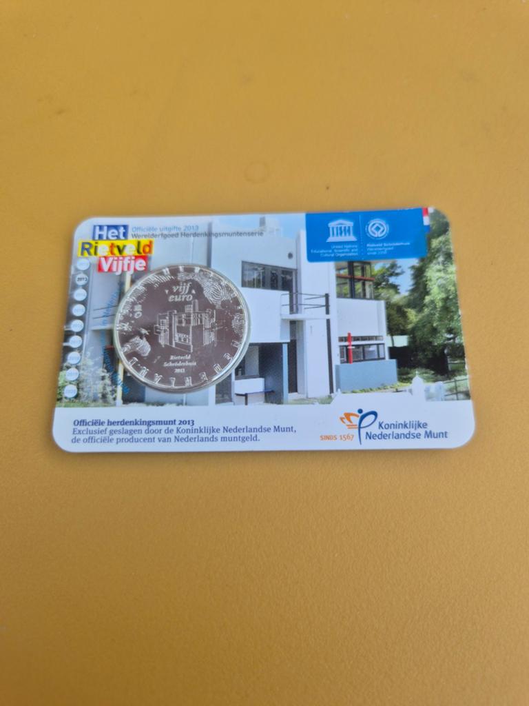 Rietveld Vijfje - Officiële Herdenkingsmunt 2013, Ophalen of Verzenden, Koningin Beatrix, Euro's, Losse munt