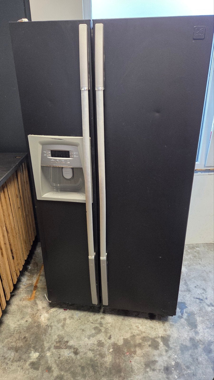 Grote Amerikaanse Koelkast met IJsblokjesmachine, Witgoed en Apparatuur, Koelkasten en IJskasten, Ophalen, Gebruikt, 200 liter of meer