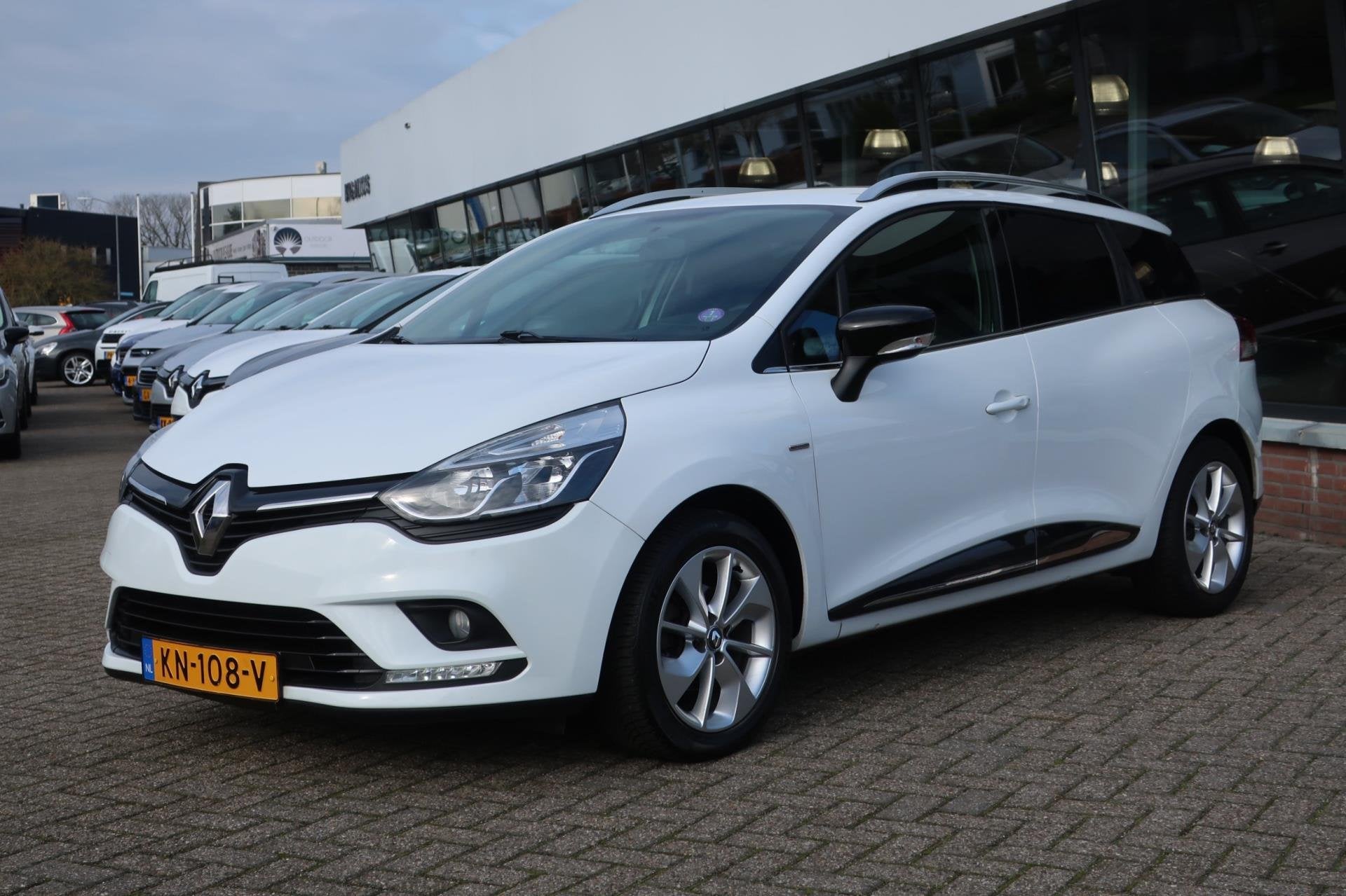 Renault Clio Estate 0.9 TCe Limited LED_NAVI_CRUIS_PDC_LMV., Auto's, Renault, Voorwielaandrijving, Gebruikt, 580 kg, Origineel Nederlands