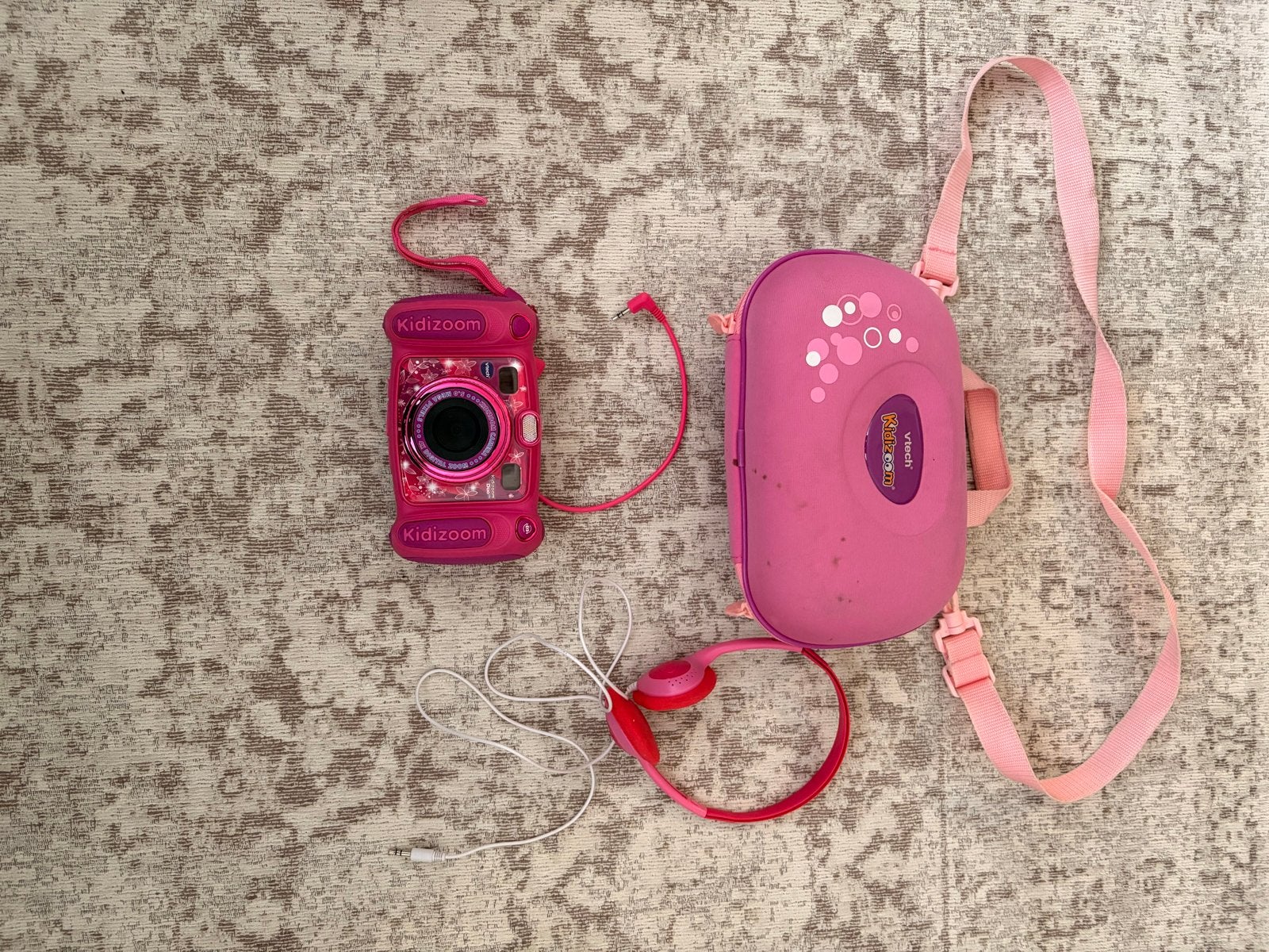 Vtech Kidizoom roze met tasje, kabel en koptelefoon, Kinderen en Baby's, Ophalen, Gebruikt, 4 tot 6 jaar