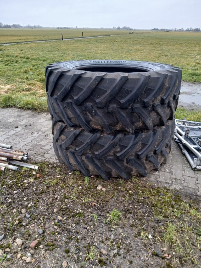 trekker banden jip shovel  band opraapwagen, Zakelijke goederen, Agrarisch | Werktuigen, Ophalen