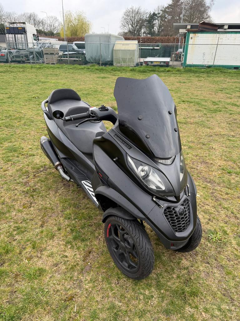 PIAGGIO MP3 500 - HPE BUSINESS - AKRAPOVIC / CARBON, Motoren, Motoren | Piaggio, Particulier, Scooter