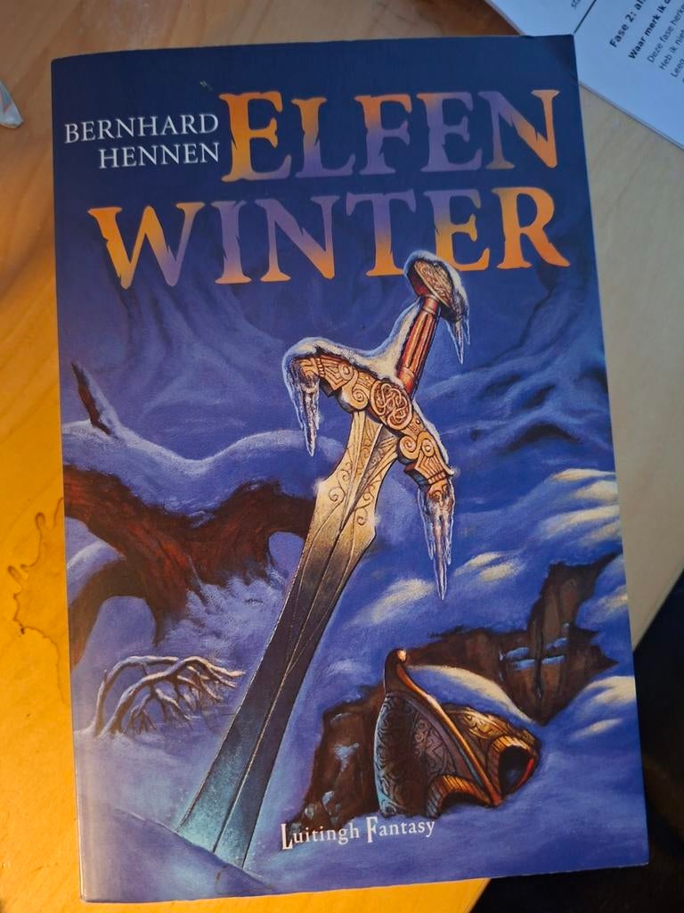 Elfenwinter - Bernhard Hennen Als Nieuw Nederlands, Boeken, Ophalen of Verzenden, Zo goed als nieuw