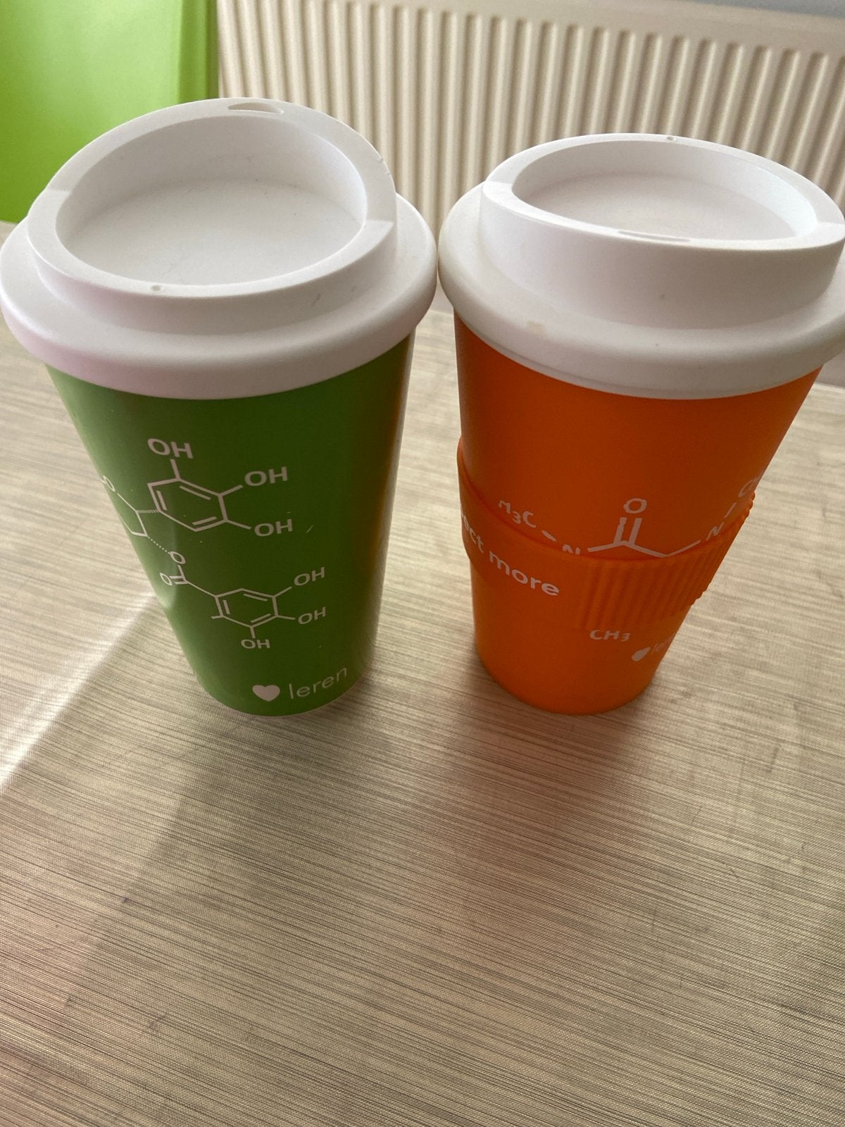 Set van 2 herbruikbare koffiebekers met wetenschapsthema, Ophalen, Kunststof, Meerkleurig, Overige typen