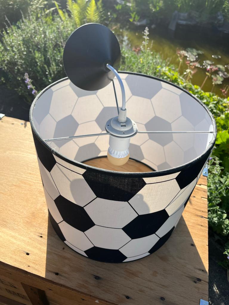 Voetballamp - hanglamp voetbal, Stof, Zo goed als nieuw, Minder dan 50 cm, Ophalen