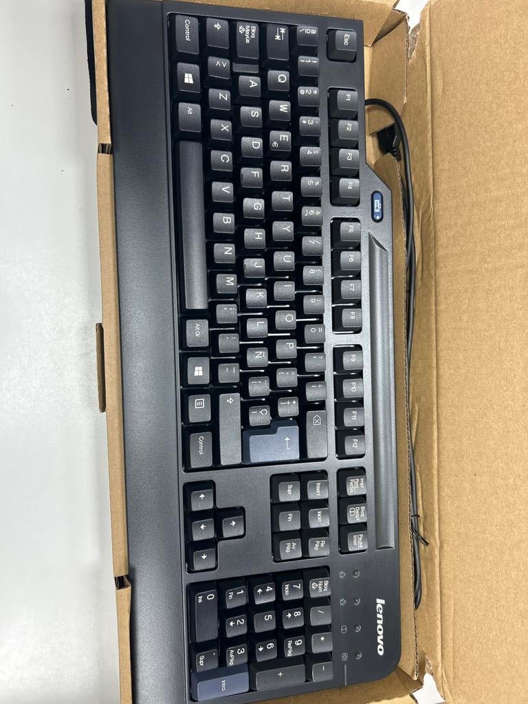 Lenovo Bedraad Toetsenbord - QWERTY - Zo goed als nieuw, Ophalen of Verzenden, Qwerty, Nieuw, Bedraad