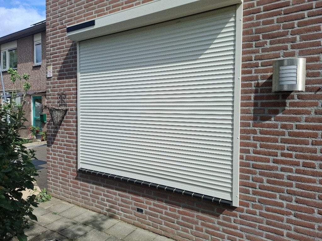 Rolluik, Doe-het-zelf en Verbouw, Rolluiken, Ophalen, 200 cm of meer, Wit, Zo goed als nieuw