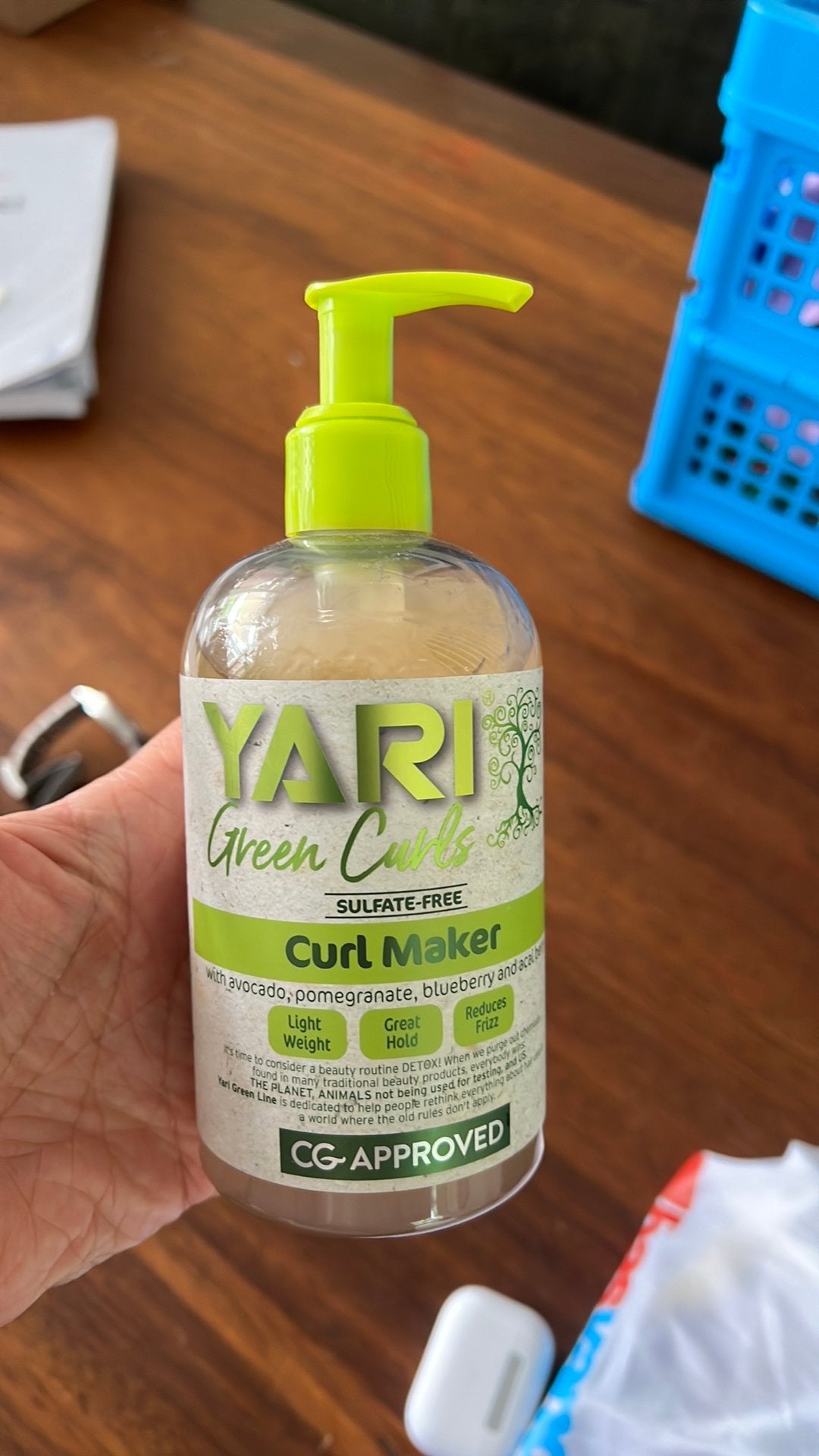 Nieuw! Yari green curls, Ophalen of Verzenden, Zo goed als nieuw