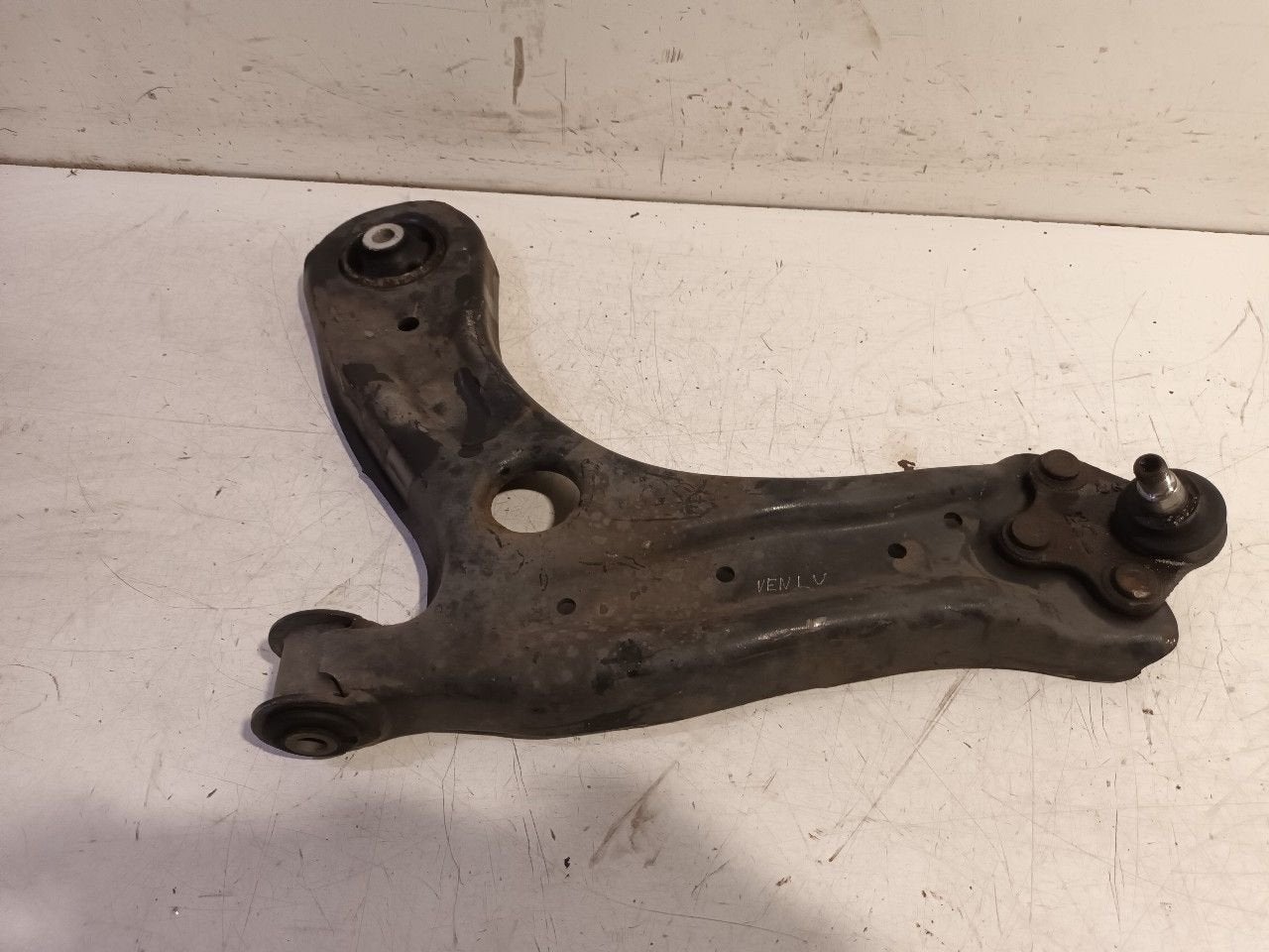 Draagarm links voor Skoda Fabia, Onderdelen@venauto.nl, Van der Ven Autorecycling B.V., Gebruikt, Ettenseweg 76, 4706 PB Roosendaal, The Netherlands