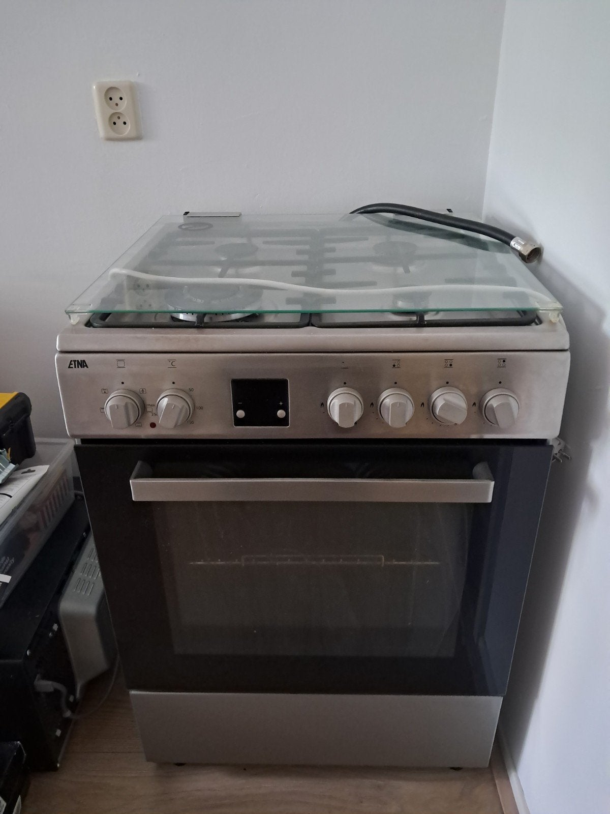 Etna gasfornuis met oven - zo goed als nieuw, Witgoed en Apparatuur, Ophalen, 4 kookzones, Zo goed als nieuw, Gas