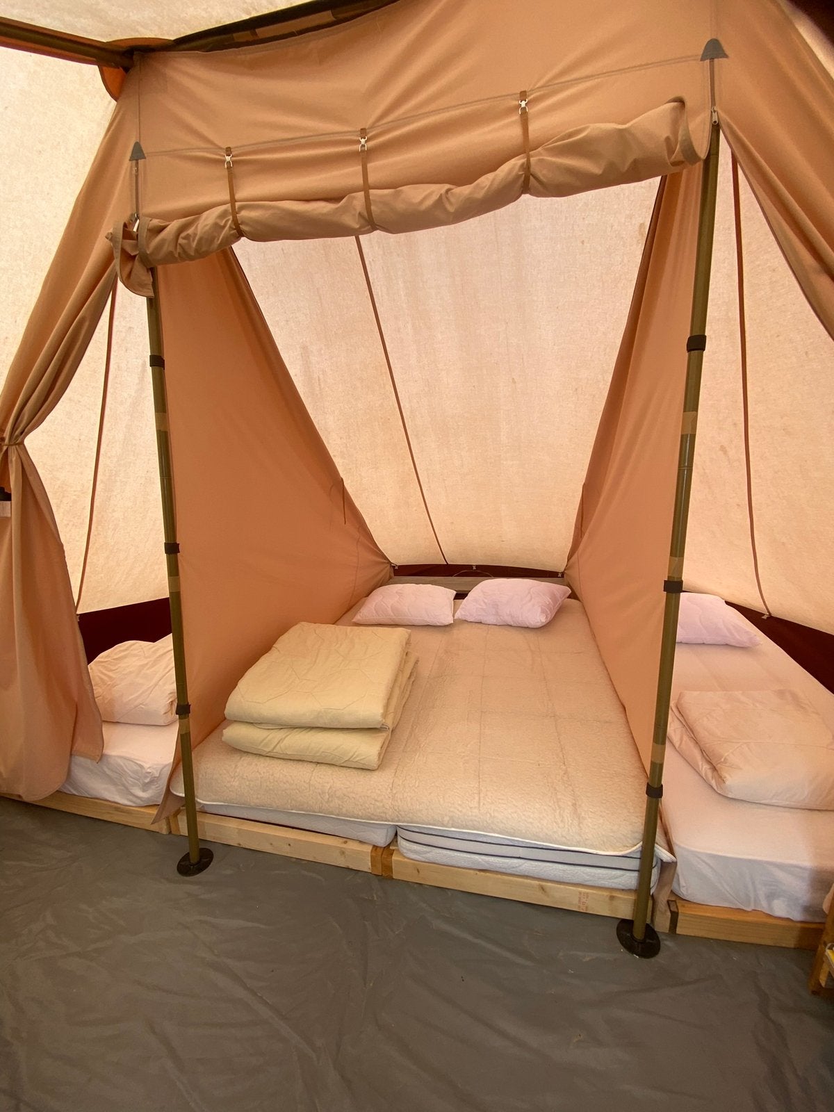 Tent op Vlieland, Caravans en Kamperen, Ophalen