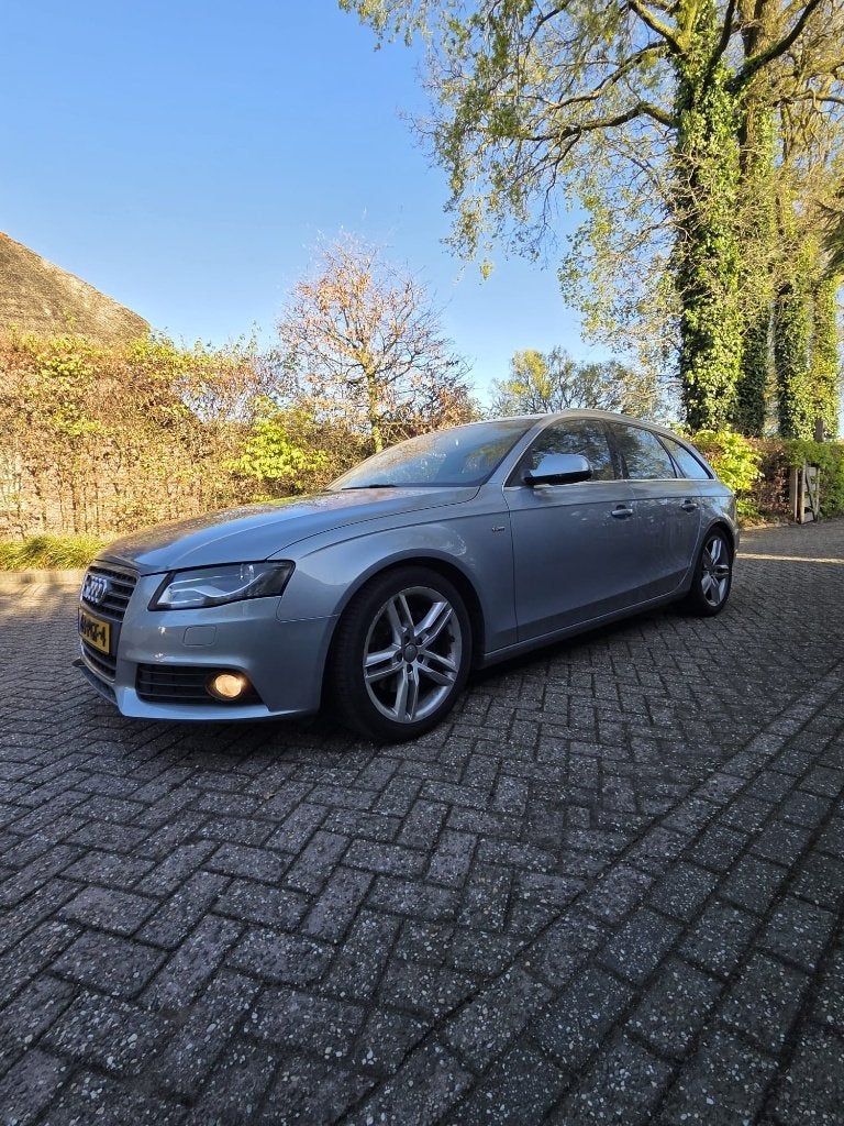 Audi A4 1.8 Tfsi 88KW Avant 2011 Grijs, Voorwielaandrijving, 4 cilinders, Stationwagon, Handgeschakeld