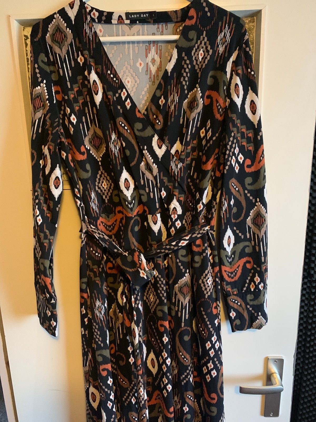 Lady Day Jurk met print en strikceintuur - Maat L, Kleding | Dames, Meerkleurig, Maat 42/44 (L), Ophalen of Verzenden, Zo goed als nieuw