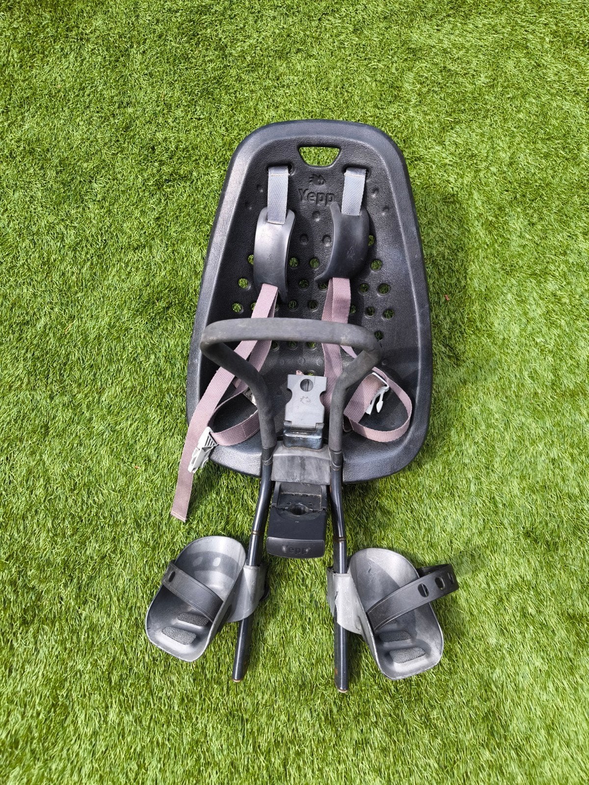 Yepp Mini fietsstoeltje voor, zwart, inclusief adapter, Ophalen, Yepp, Voorzitje, 0 t/m 13 kg