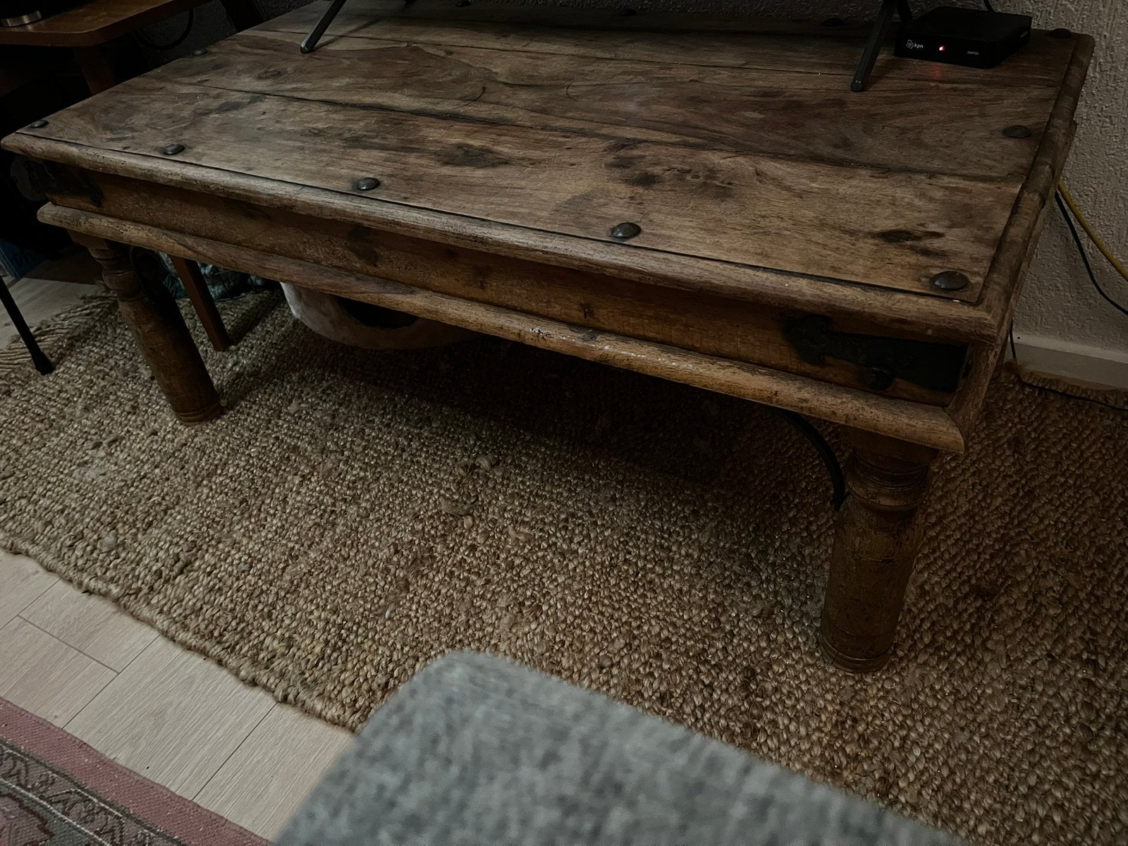 Spaanse salontafel: massief eikenhout en smeedijzeren beslag, Ophalen, Gebruikt, 100 tot 150 cm, 50 tot 100 cm