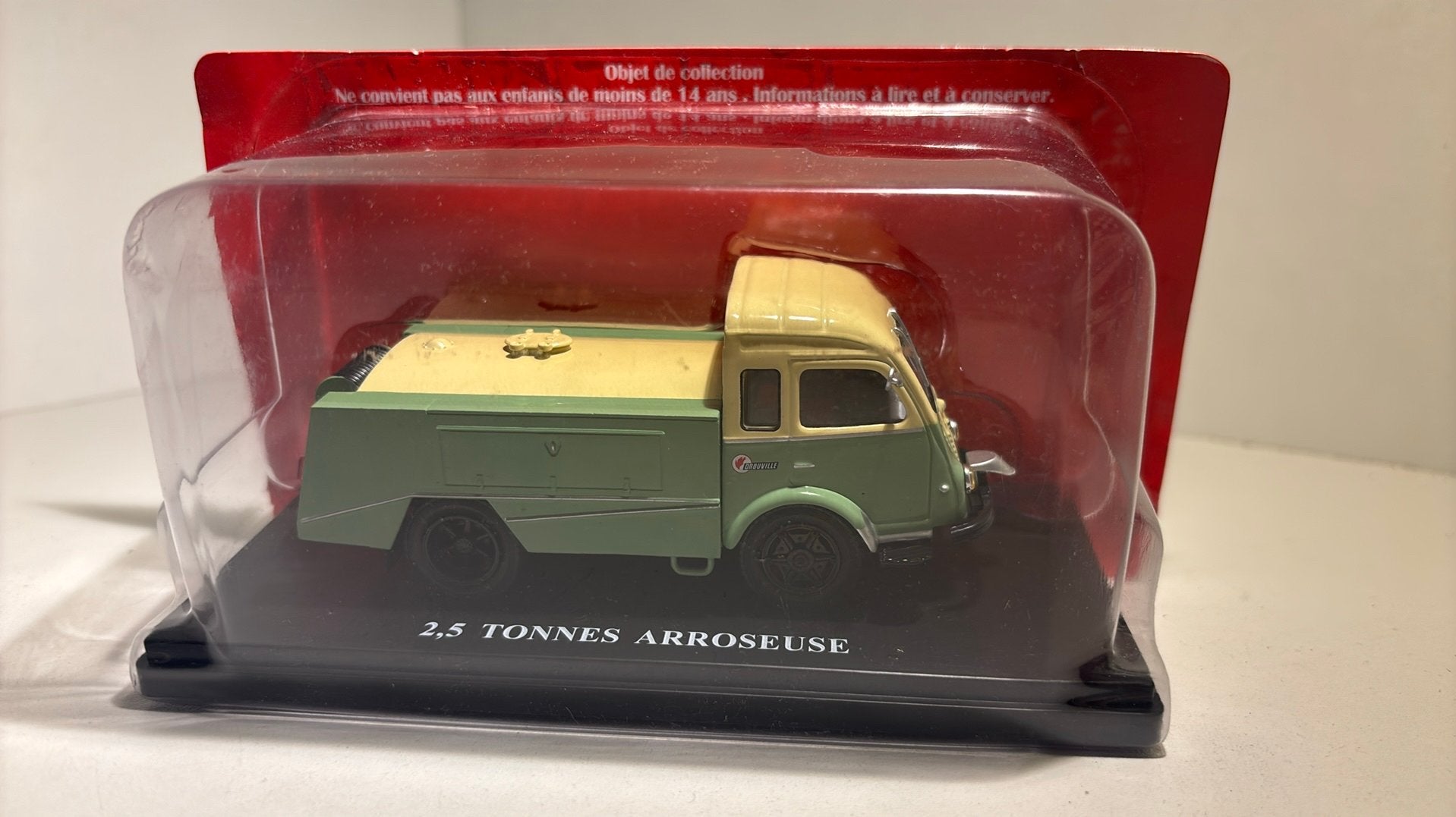 Renault Arroseuse tonnes 2.5 hachette 1.43, Overige merken, Auto, Ophalen of Verzenden, A