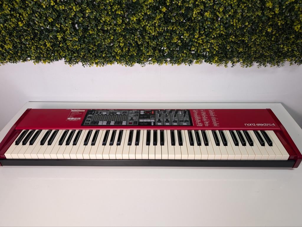 Prosq Nord Electro 4 SW73 MINT staat Stage Piano/Synthesizer, Muziek en Instrumenten, Overige merken, Gebruikt, Box 4214, SE-102 65 Stockholm, Sweden