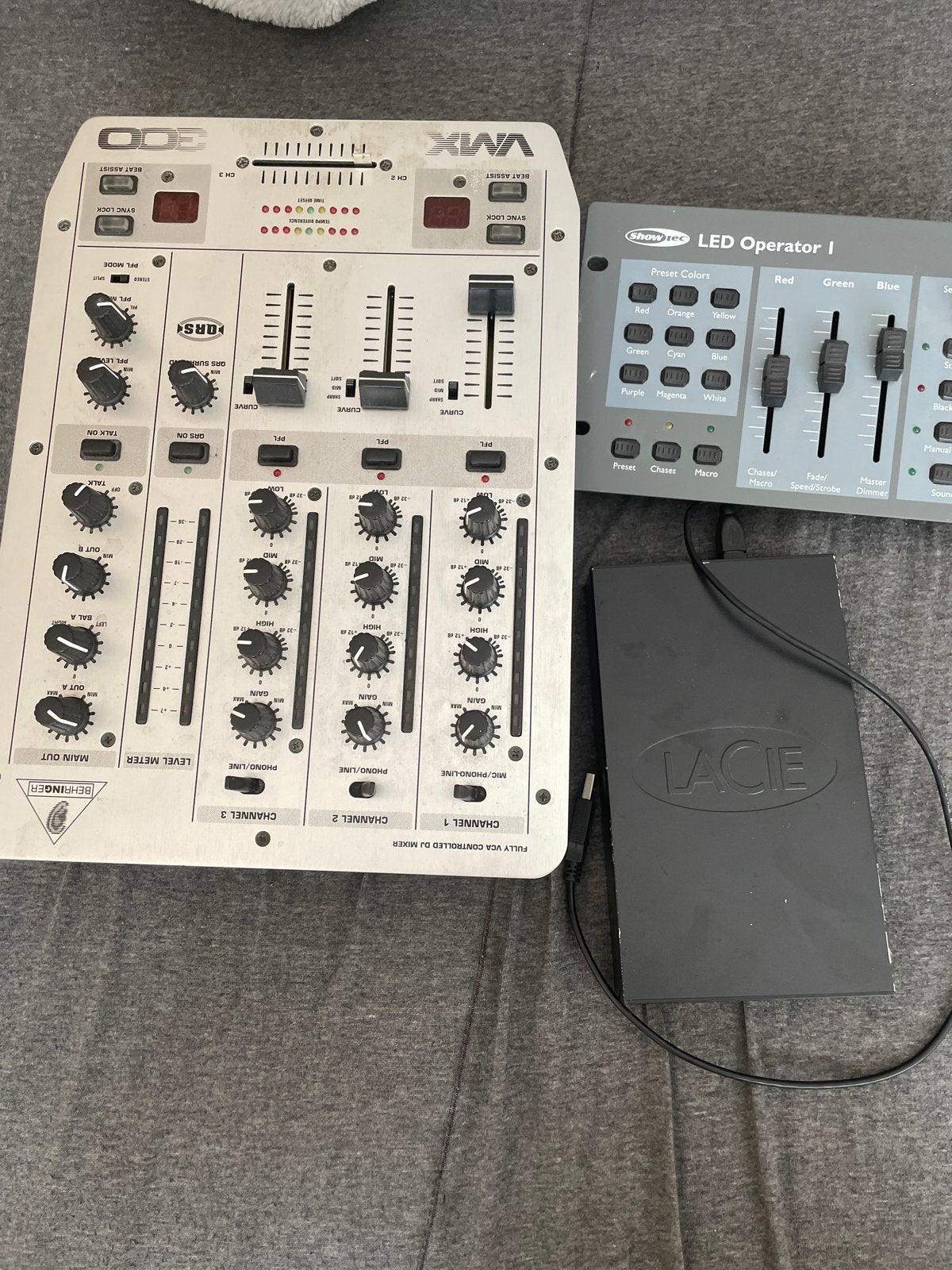 Behringer VMX300 DJ-mixer met Showtec LED Operator I, Ophalen, Gebruikt, Dj-set, Behringer