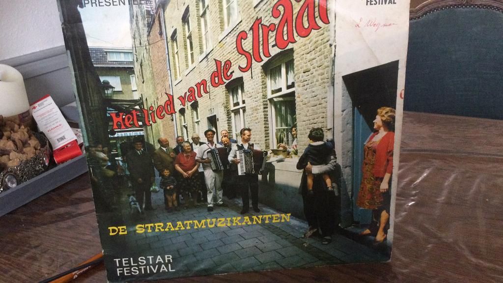 Het lied van de straat, Ophalen of Verzenden, Gebruikt, Overige formaten, Overige typen