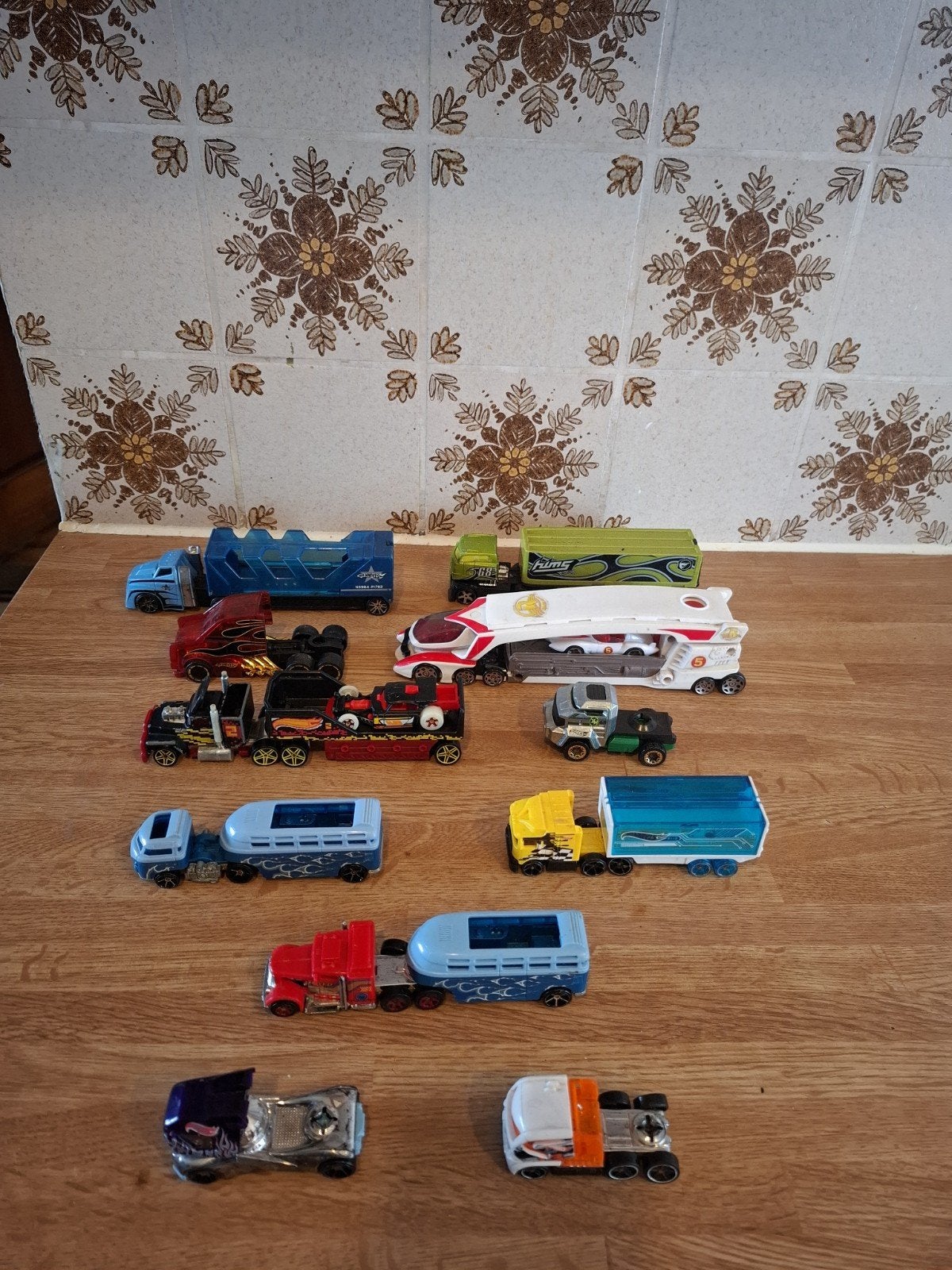 Hot Wheels vrachtwagens en trailers - Grote collectie, Ophalen of Verzenden, Gebruikt