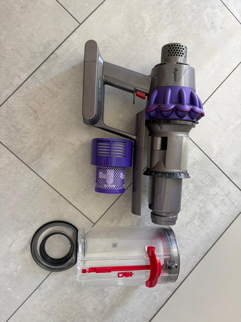 Dyson v10 body + Nieuwe filter, Witgoed en Apparatuur, Stofzuigers, Ophalen of Verzenden, Zo goed als nieuw, Dyson