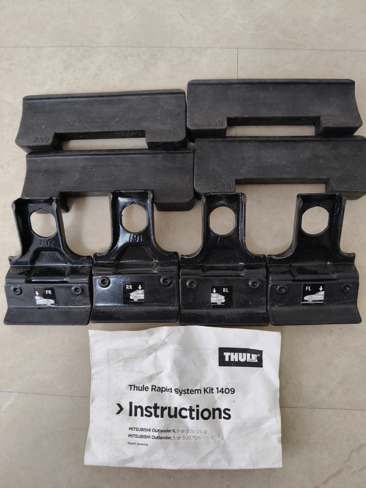 Thule kitset 1409 Mitsubishi Outlander SUV bj. 2006-2012, Auto diversen, Dakdragers, Ophalen of Verzenden, Zo goed als nieuw