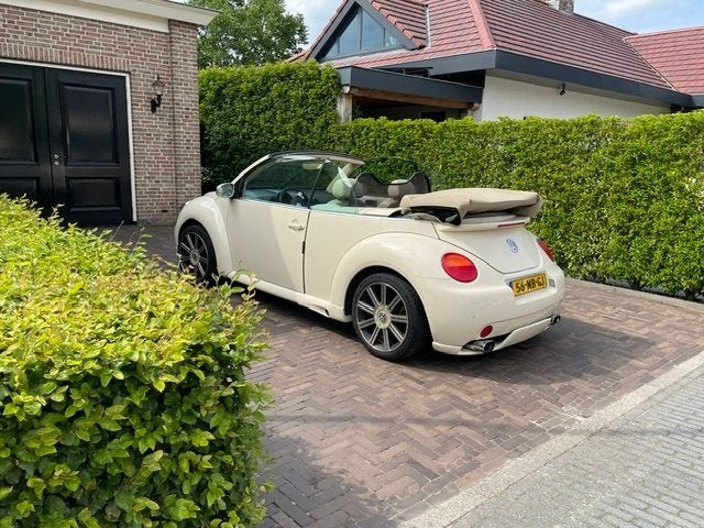 Volkswagen New Beetle 2.0 Cabriolet 85KW 2003 Beige, Voorwielaandrijving, 4 cilinders, 4 stoelen, Beige