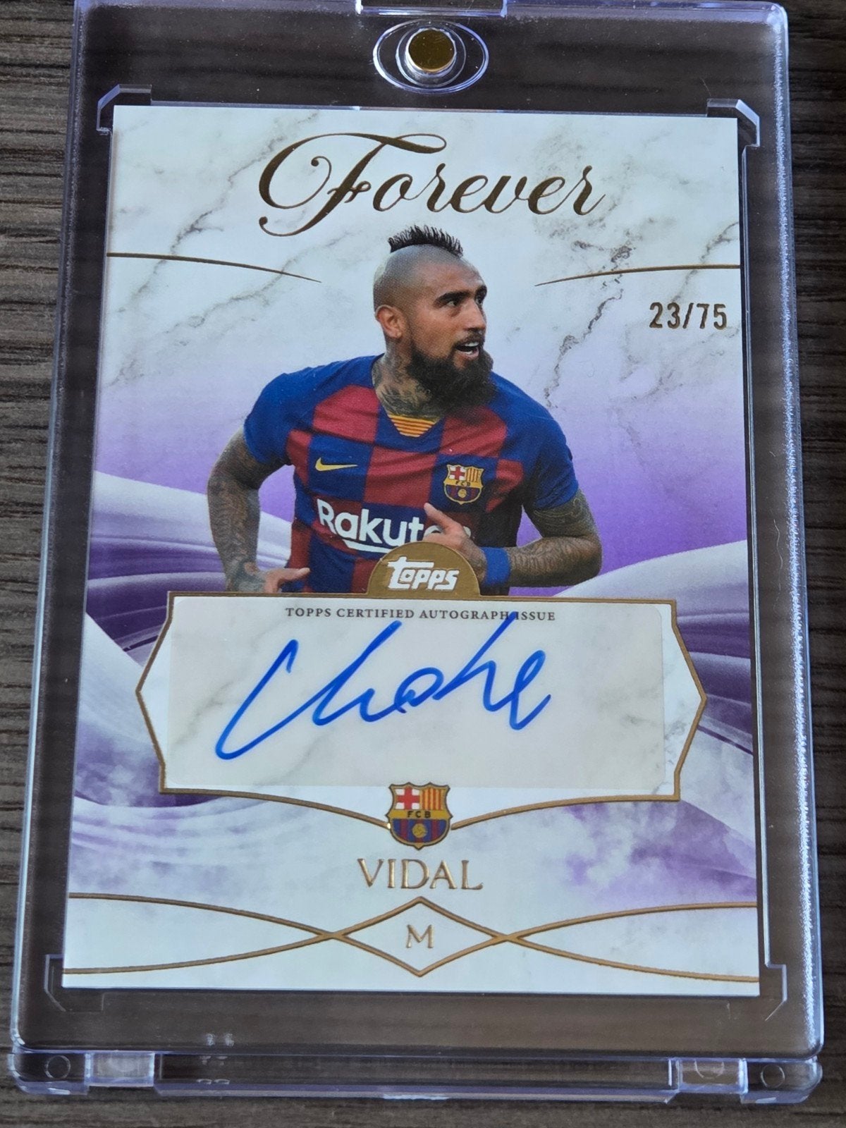 Topps Barcelona forever Vidal /75 autograph, Ophalen of Verzenden, Nieuw, Buitenlandse clubs, Poster, Plaatje of Sticker