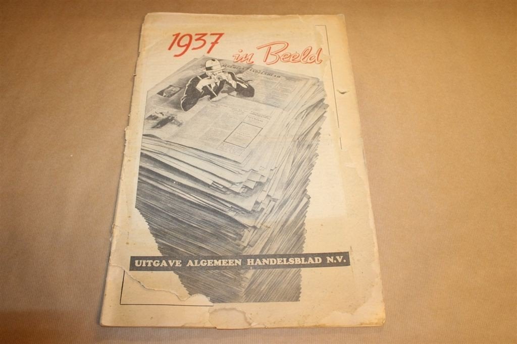 1937 in beeld - Algemeen Handelsblad - o.a. Mussolini Hitler, Ophalen of Verzenden, Gelezen, Krant