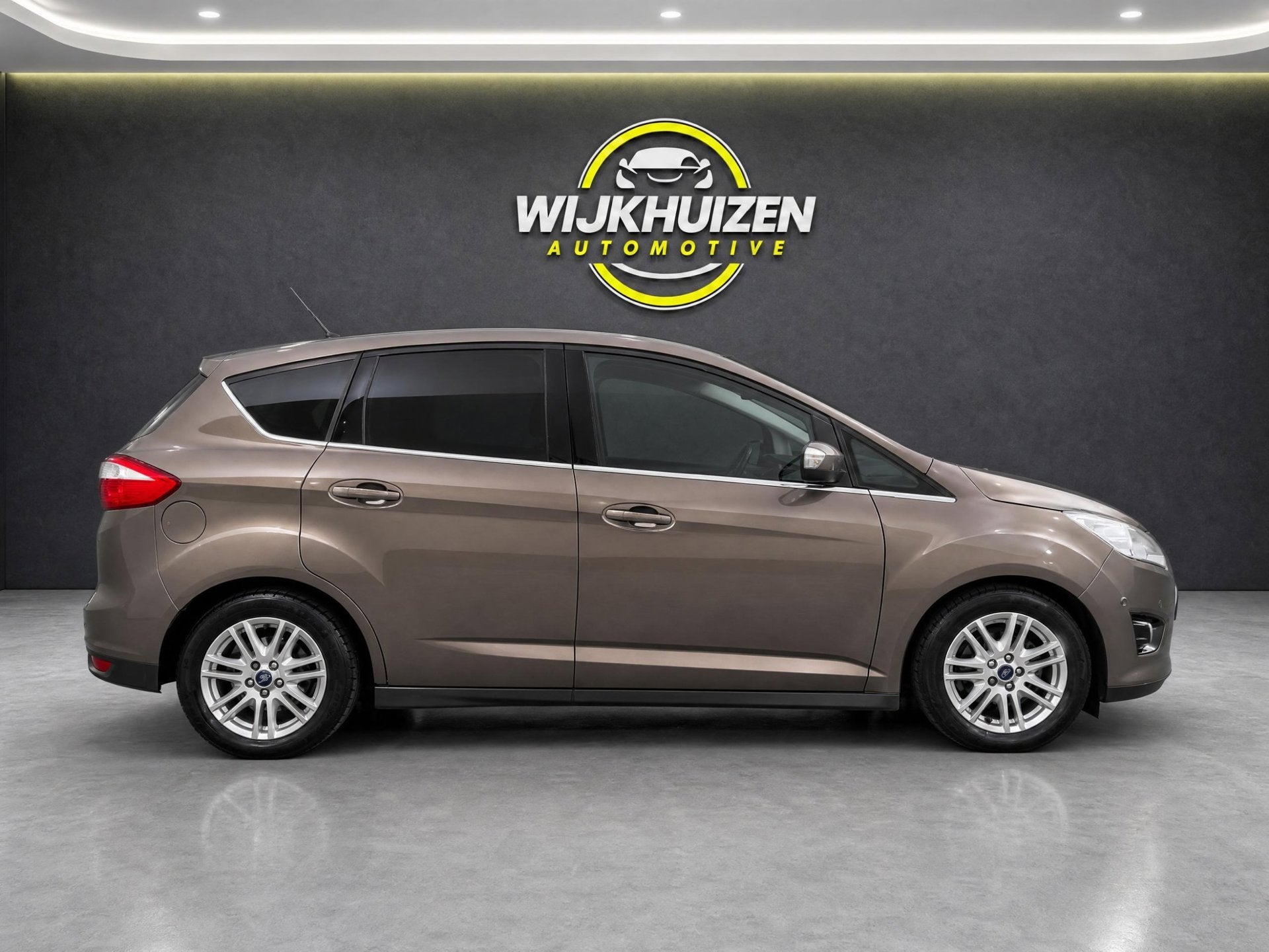 Ford C-Max 1.0 Titanium met Climate ! Camera ! Navigatie ! N, Voorwielaandrijving, Euro 5, Gebruikt, Zwart
