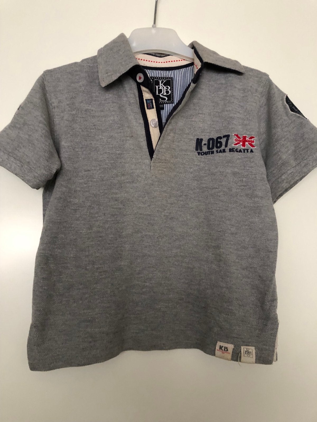 Stoere grijze polo Kiddo - Maat 98/104, Ophalen of Verzenden, Zo goed als nieuw, Jongen, Shirt of Longsleeve