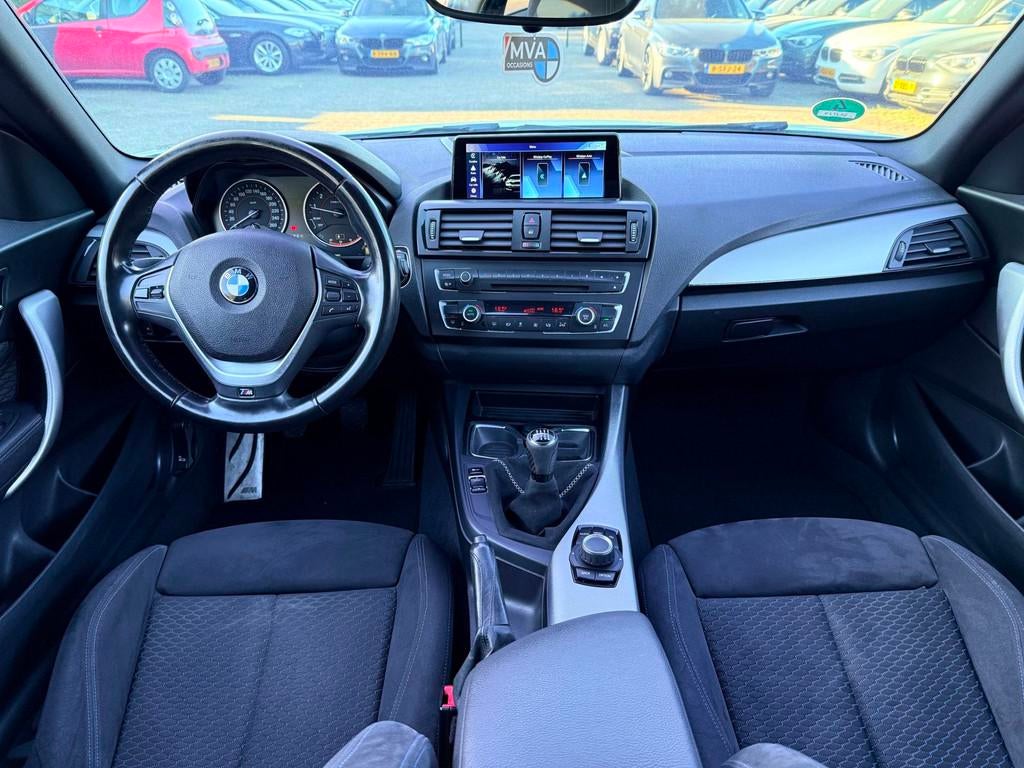 BMW 1-serie 116i M Sport|Nieuwe Ketting + Klepseals|Carplay|, Auto's, BMW, 1-Serie, Euro 5, Gebruikt, Zwart