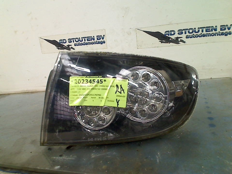 Achterlicht Rechts Mazda 3 (BK12) 2004 MZ235BUSE4BB, Auto-onderdelen, Verlichting, Gebruikt, Hitdorfer Straße 73, Leverkusen 51371, , Duitsland