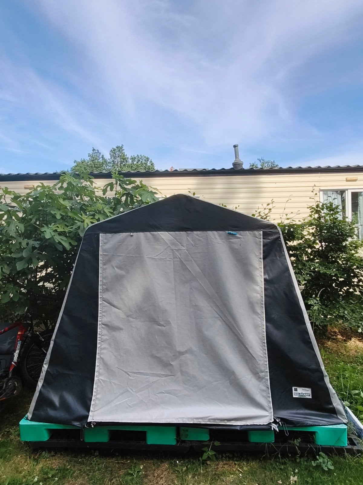 Goldcamp Zandvoort voortent/opbergtent, Ophalen