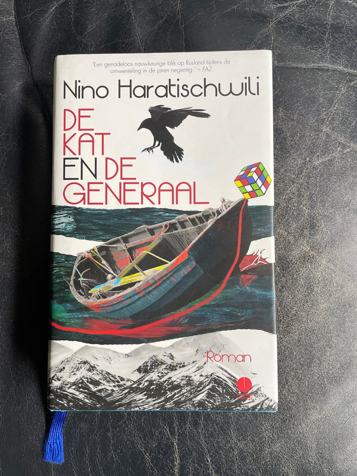 De Kat en de Generaal - Nino Haratischwili Roman, Ophalen of Verzenden, Zo goed als nieuw, Nederland