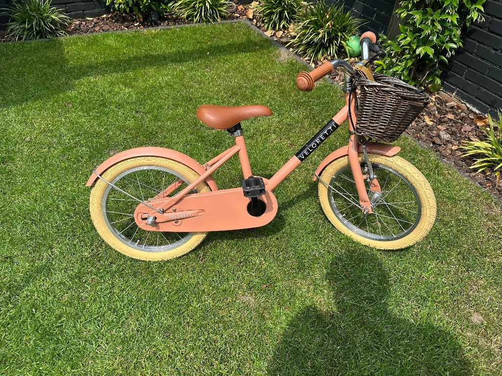 Veloretti Kinderfiets 16 inch – Zalmroze – Goede staat, Fietsen en Brommers, Ophalen, Gebruikt, Veloretti, Minder dan 16 inch